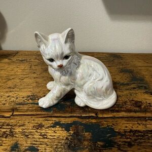 Enesco Iridescent White Ceramic Lusterware Cat Figurine